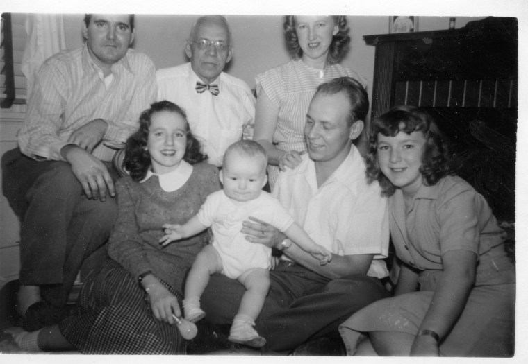 willisses late 40s - back Warren Appler W., Warren Keifer W., Dorothy Berger W., Sally W., Warren Allen W., Warren David W. and Nancy W.
